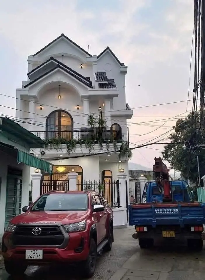 Cần bán biệt thự 2 mặt tiền kiệt gần trường Duy Tân, diện tích lớn 107m2, giá nhỉnh 4 tỷ