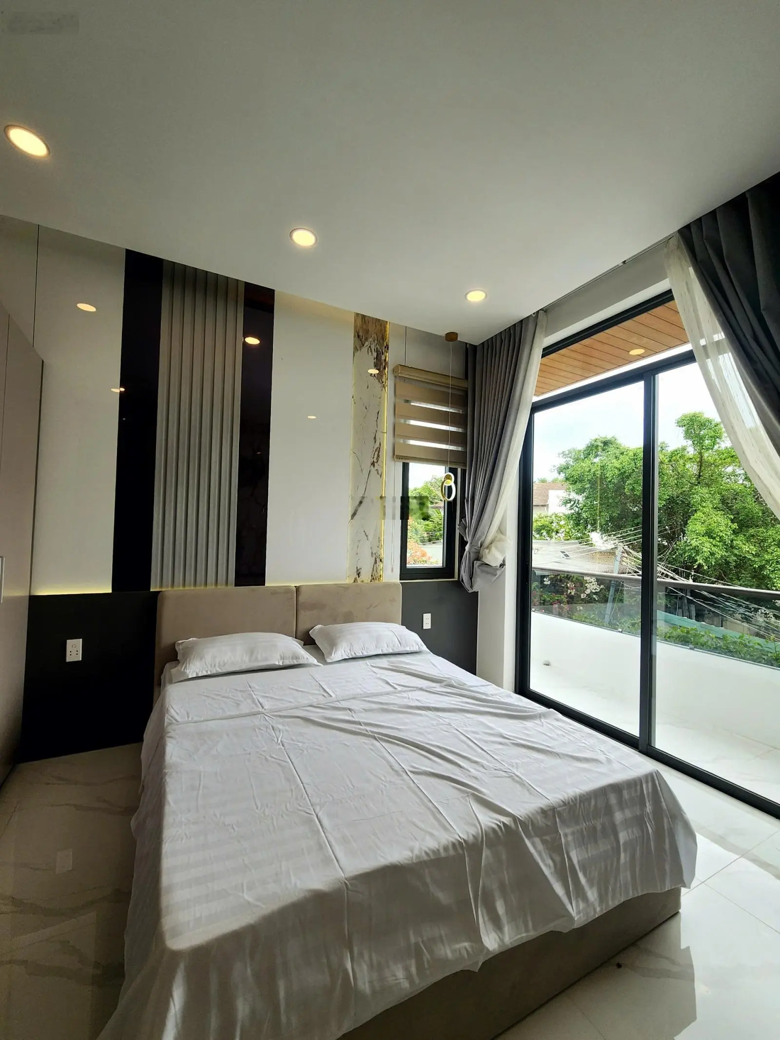 Bán nhà biệt thự mini 2 mặt tiền đường 141m2 cách Aeon mall 10p đi xe