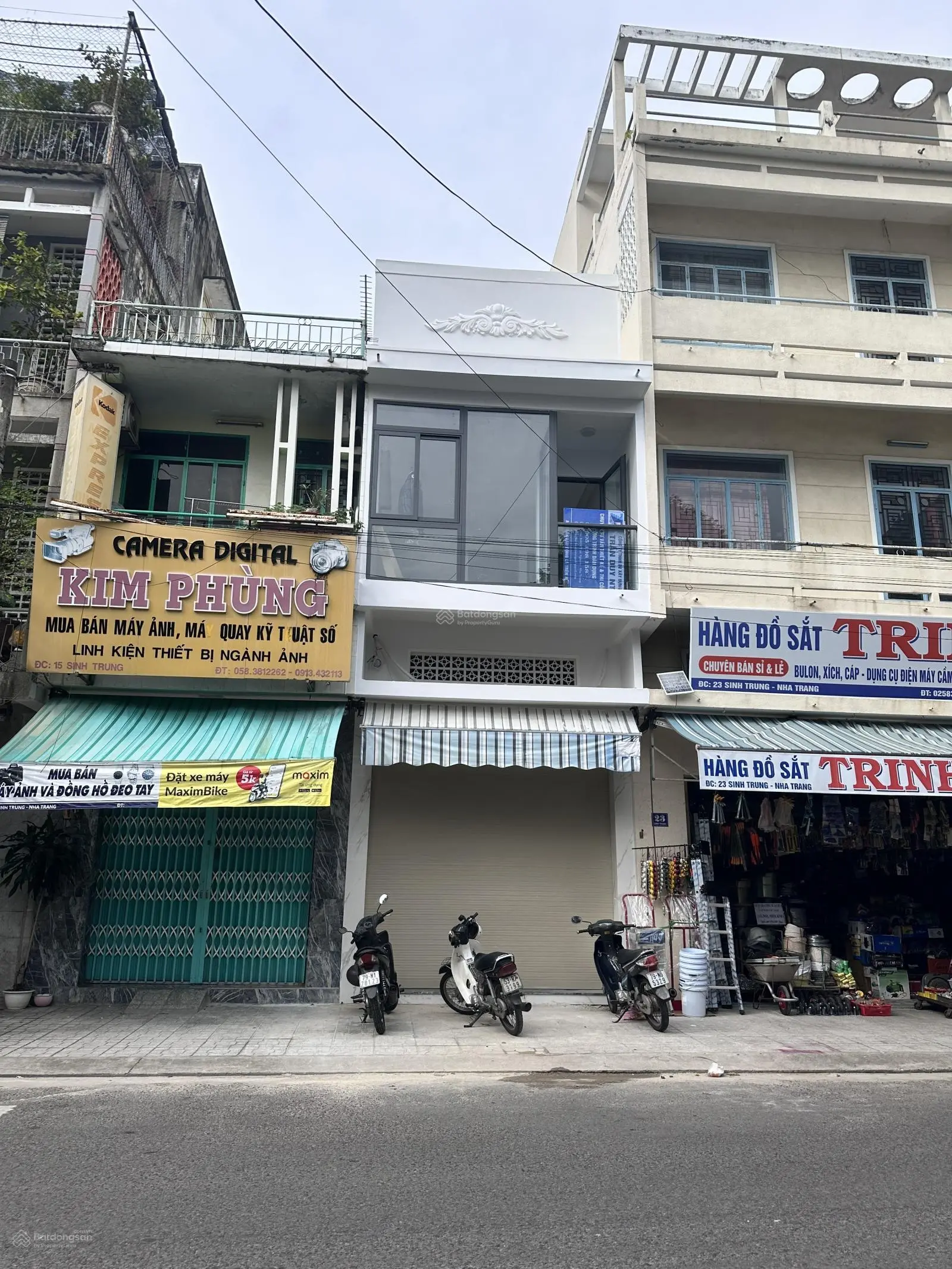 Bán nhà trung tâm mặt tiền đường Sinh Trung