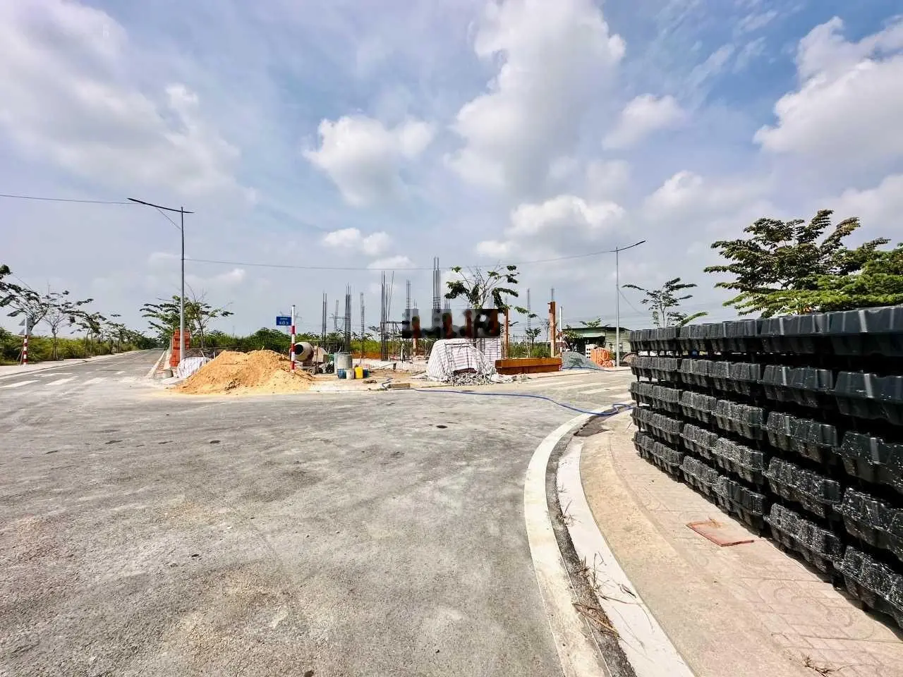 Ngộp bank bán gấp lô đất 70m2 giá 1,2 tỷ, đường 12m, ngay KCN Hạnh Phúc, LH 0905 607 ***
