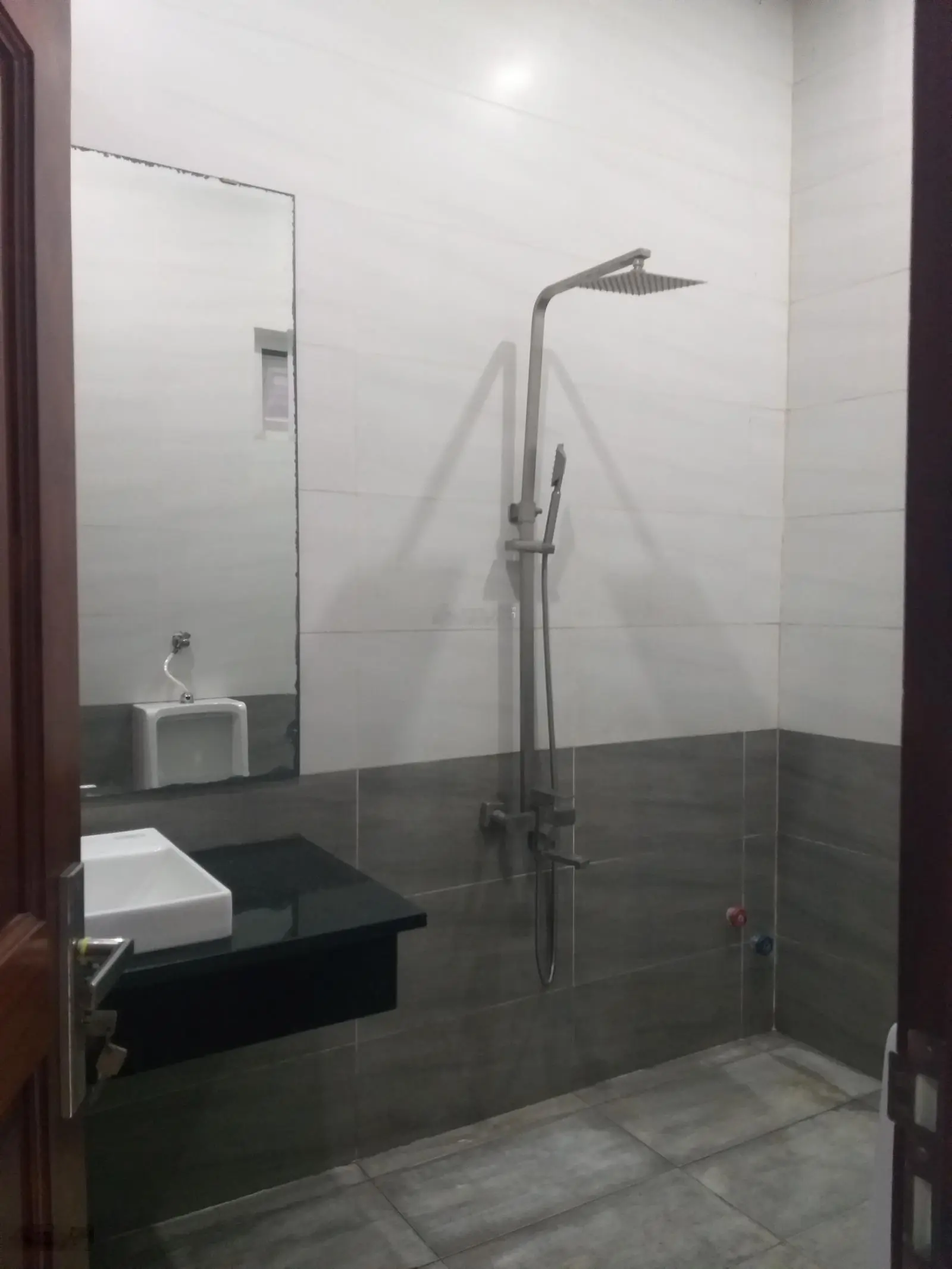 MT kinh doanh nhà mới Hai Bà Trưng Dĩ An DT 121m2 4 tầng 5PN giá 11.2 tỷ (TL), alo Tiền 0908 993 ***