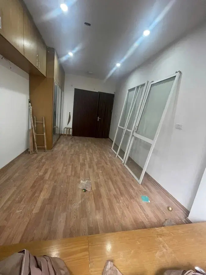 Chính chủ bán gấp nhà đẹp siêu rẻ ngõ 322 Nguyễn Trãi, Thanh Xuân. DT: 35 m2, 5 tầng. Giá 6,3 tỷ