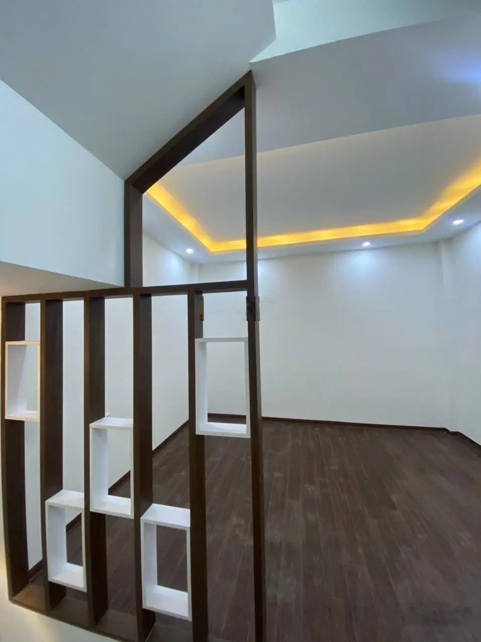Gấp quá rồi, giảm 300 triệu, nhà 5 tầng 40 m An Khánh Hoài Đức ô tô, kinh doanh, sát đại lộ, 5 tỷ.