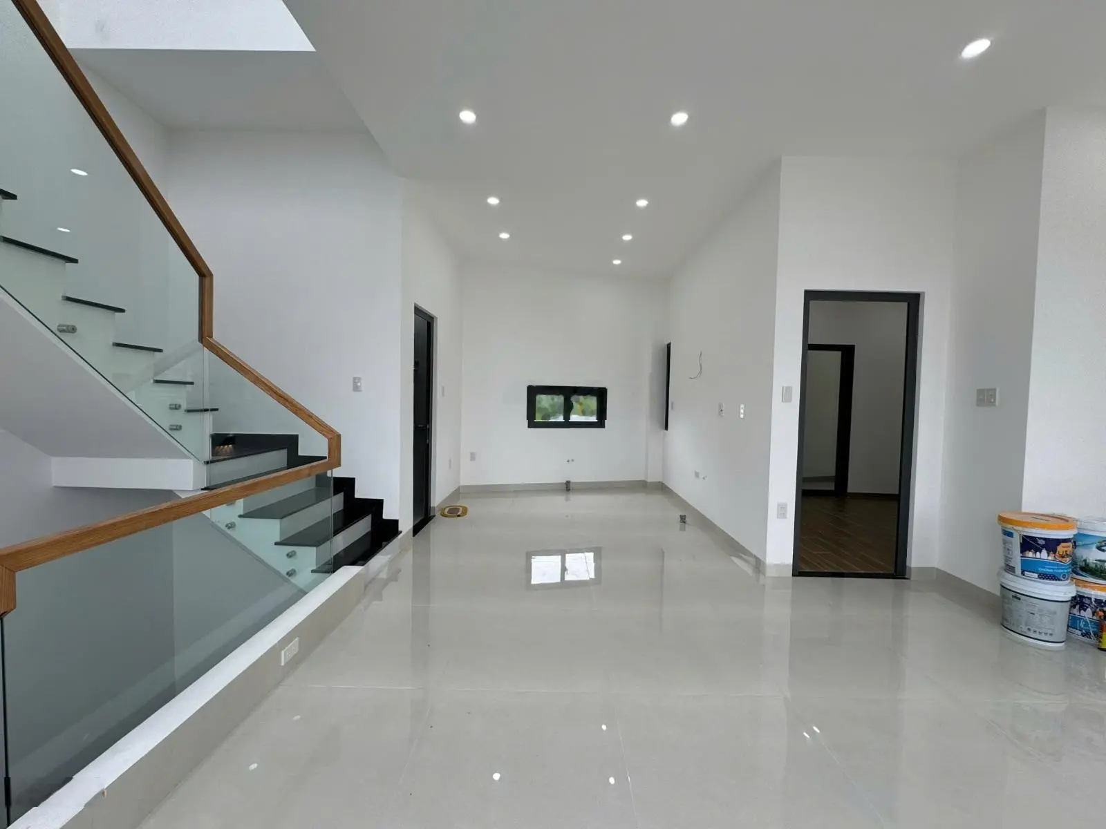 Bán nhà 3 tầng ngang 8,4m mặt tiền đường Hùng Vương - TT Diên Khánh( kinh doanh buôn bán)