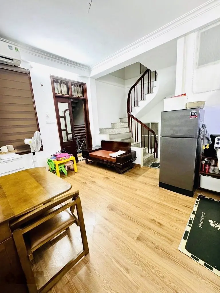 Bán nhà phố vọng q. hbt- lô góc- 20m ra ô tô- nhà đẹp full nội thất 26m2- 5 tầng- mt 5.6m. 6.45 tỷ