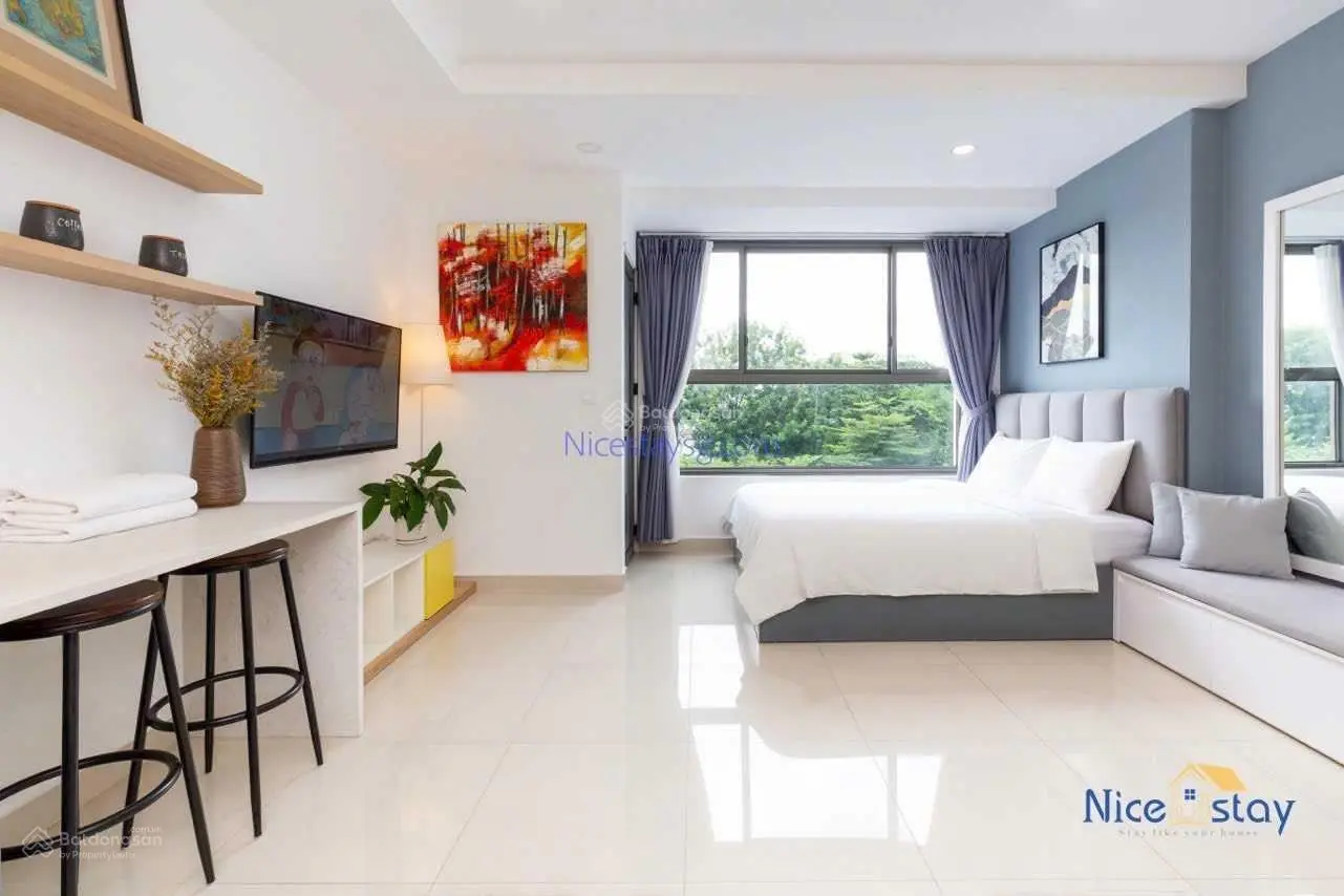 Cần BÁN căn officetel, 36m2, Giá 2ty300, trừ lại cho khách 70tr, có sẵn HĐ thuê 0908 457 *** Linh