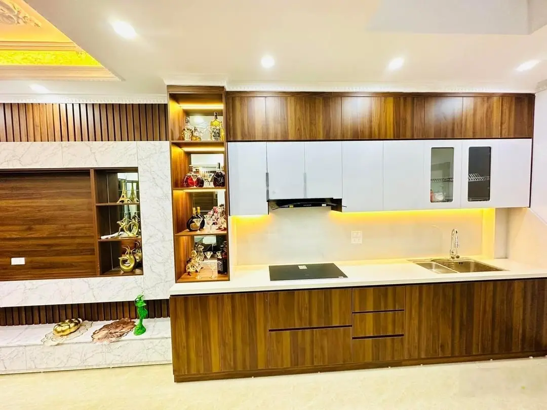 Bán nhà Ngõ 79 Cầu Giấy Full Nội Thất mới Tinh giá 6,9 Tỷ có thương Lượng