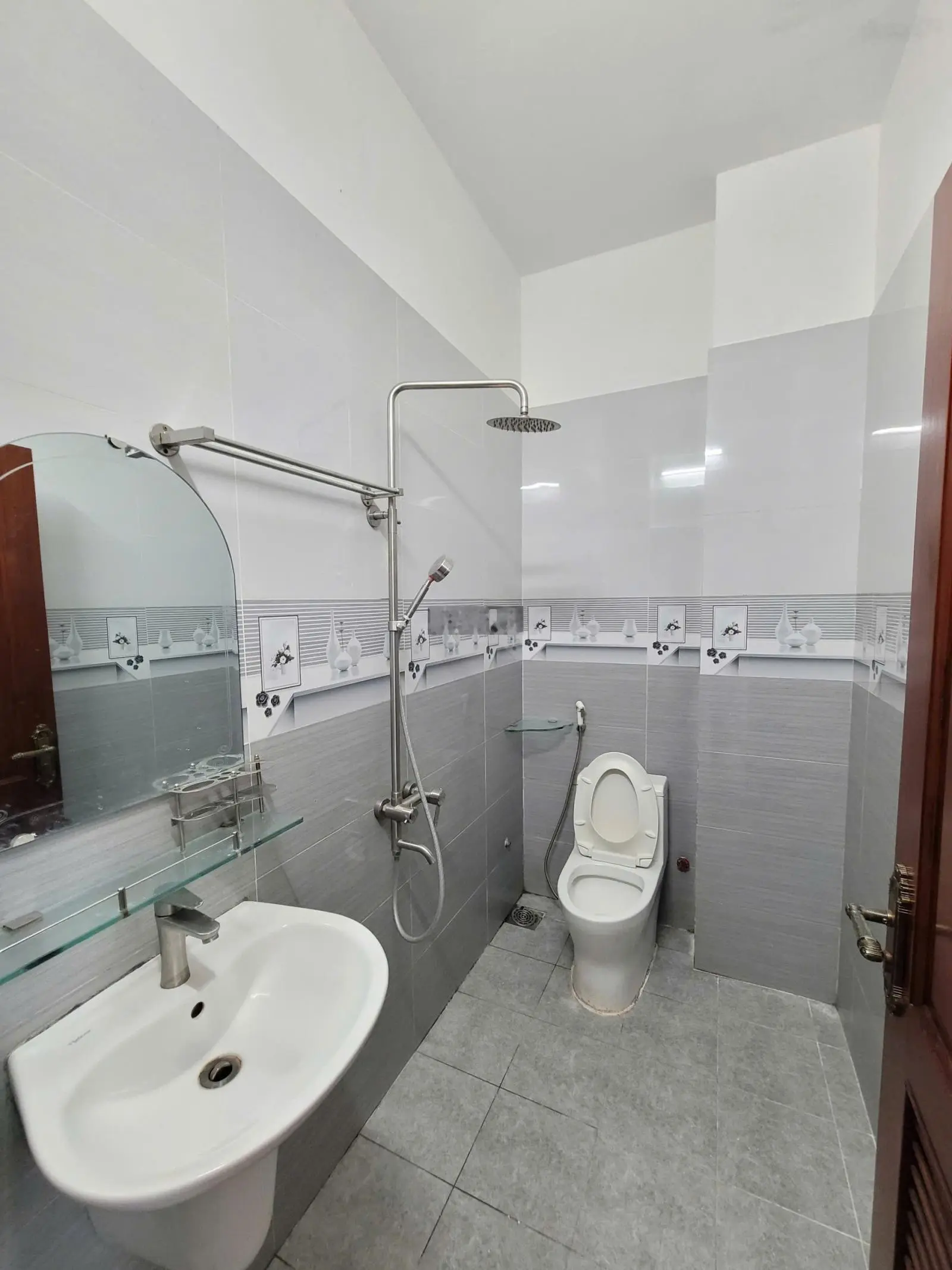 Bán nhà 1 trệt 2 lầu KDC Gần Làng Học ngang 4x16m chỉ 4ty3 TL, Đường Nhựa 13m vỉa hè cây xanh