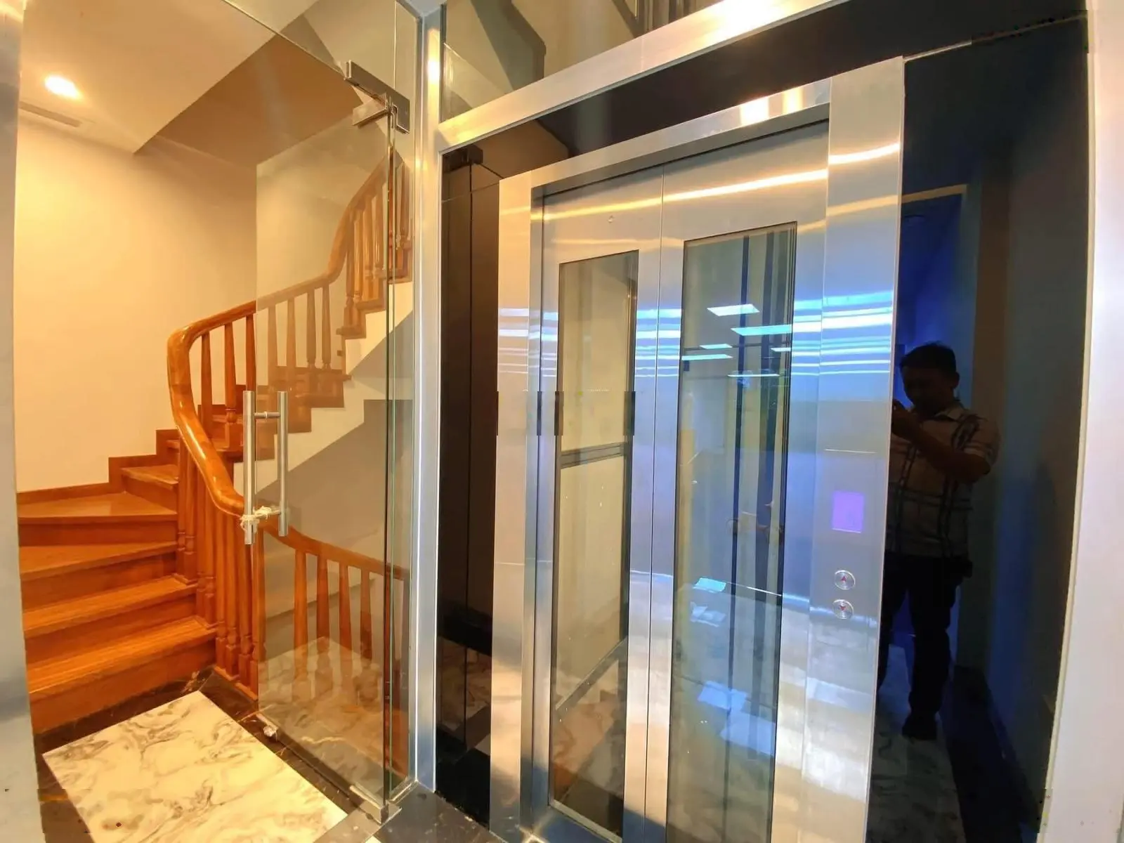 Chỉ 39,8 tỷ sở hữu ngay nhà đẹp TT Cầu Giấy, 82m2 x7 tầng đường rộng kinh doanh sầm uất Cầu Giấy