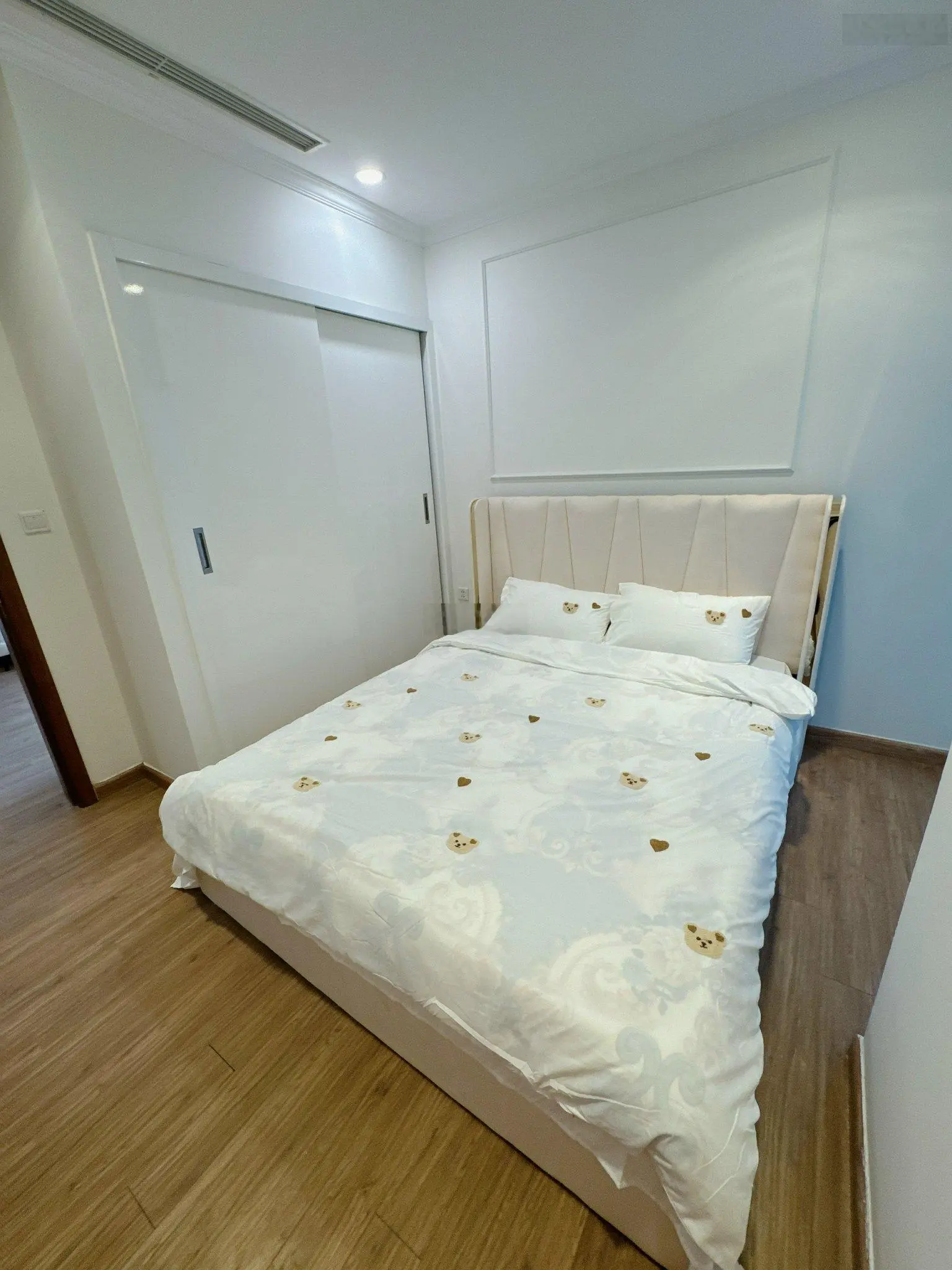 NHÀ ĐẸP NHƯ HÌNH 100%! Căn hộ 2 ngủ 73m2 FULL ĐỒ ĐẸP-SẴN SỔ tầng trung giá 6.7 tỷ tại Times City