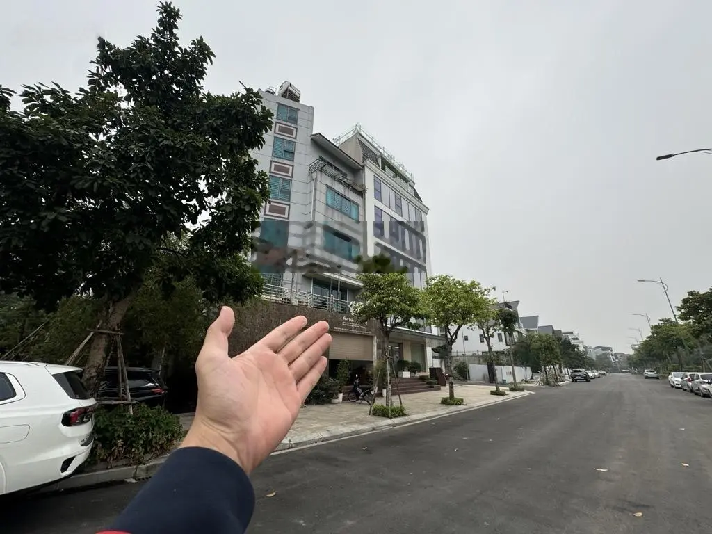 Bán nhà Tư Đình, Cổ Linh, DT: 66m2 x MT: 5m, Giá: 18.6 tỷ.