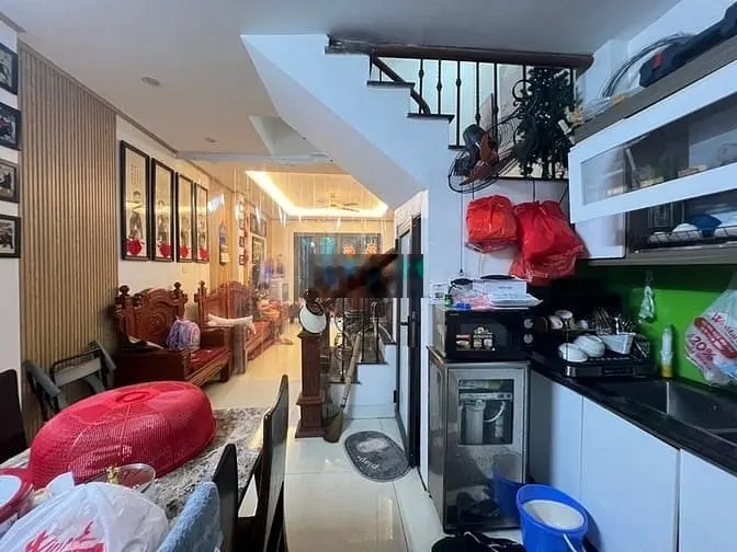 +Ngọc Thụy-Long Biên-DT 62/42M2- 5T-MT4 giá chào 6.9 tỷ(đàm phán).