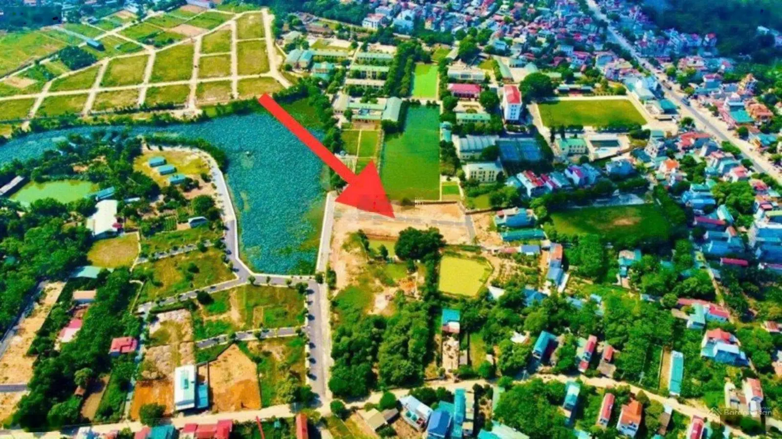 Chính chủ cần bán mảnh đất sát Hồ Sen rộng 3ha đẹp nhất Hòa Lạc sát đại học FPT giá giá 3x triệu!