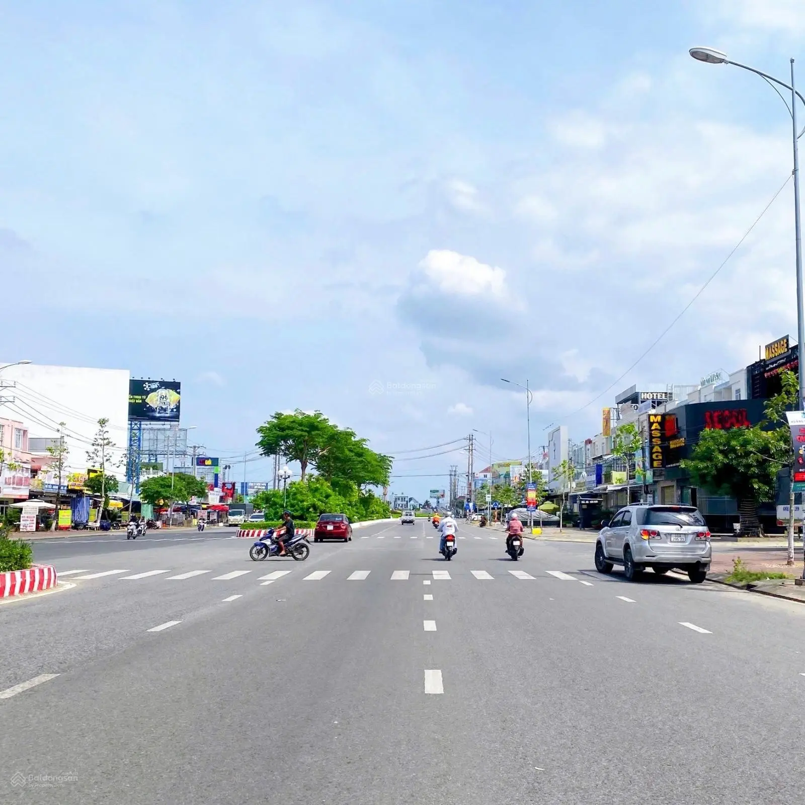 Bán Căn Góc 220m2 Đường Phan Thị Ràng, Vị trí đẹp cho việc Kinh Doanh Tốt, An Hoà, Rạch Giá