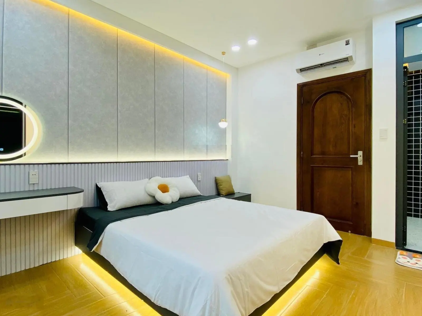 Cô 9 cần bán gấp nhà đẹp mới Võ Văn Tần-Q3. DT 53,76m2. GIÁ 3TỶ2. Hẻm 6m, 2Lầu, sổ sẵn riêng.