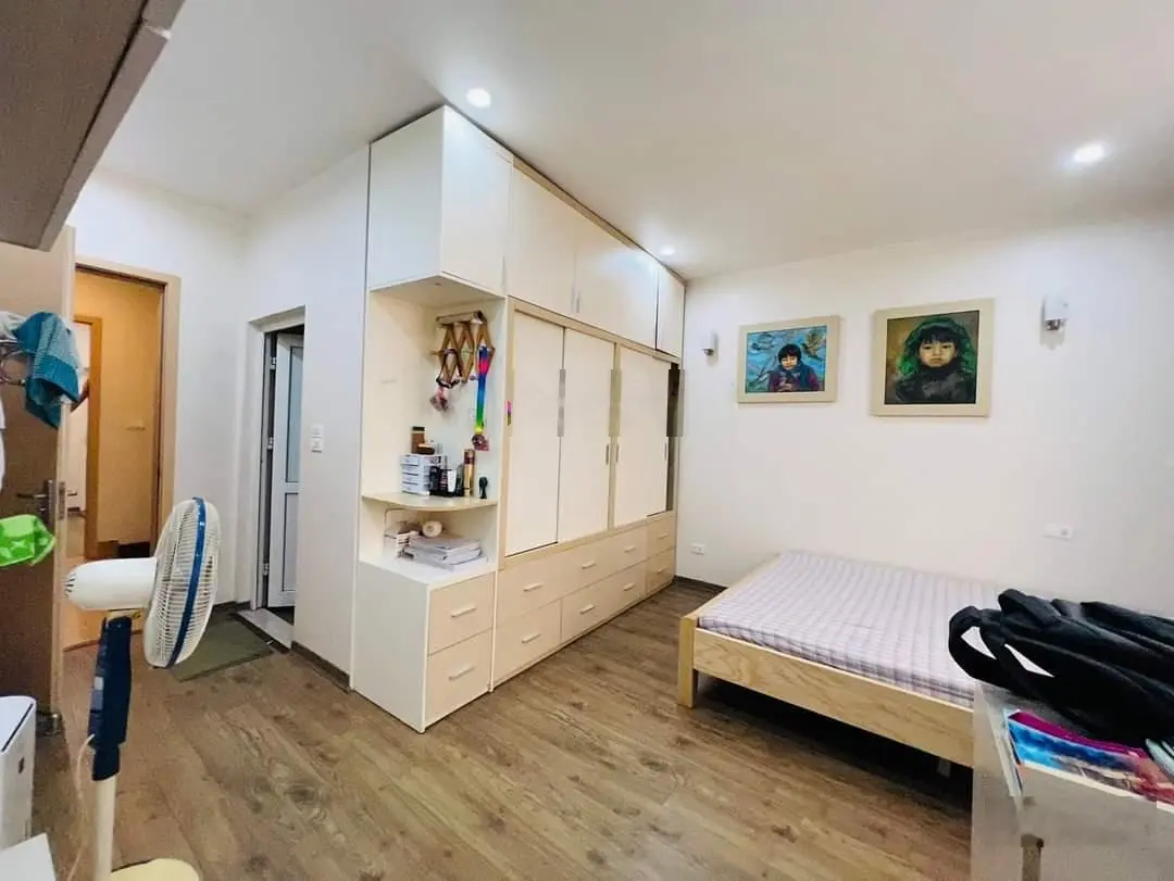 Phân lô Yên Lạc 56m2 5 tầng, mặt tiền 4,6m. Ô tô gần nhà