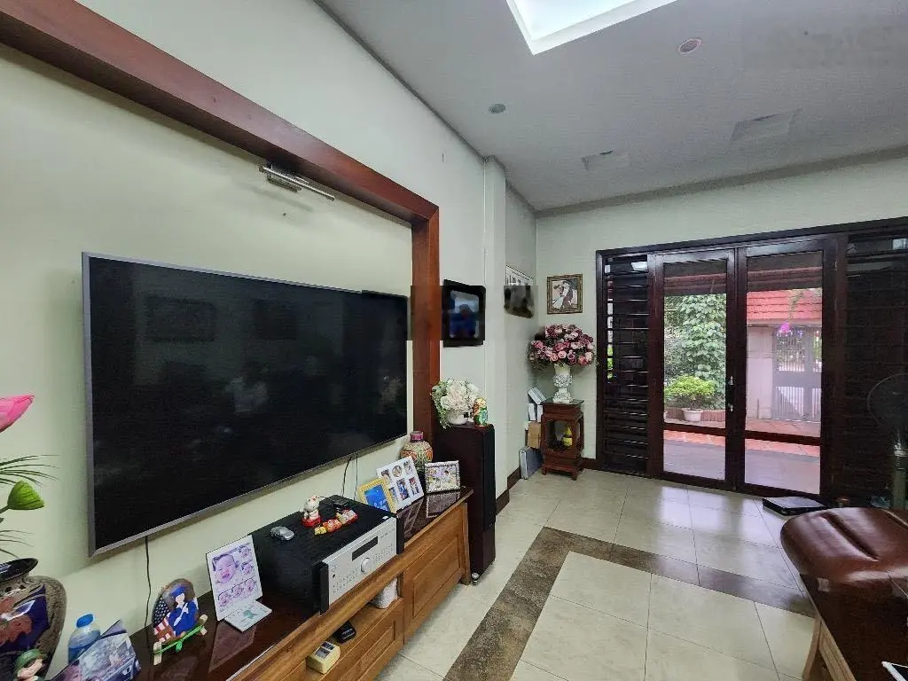 Toà biệt thự 300m2 mặt phố Trần Thủ Độ