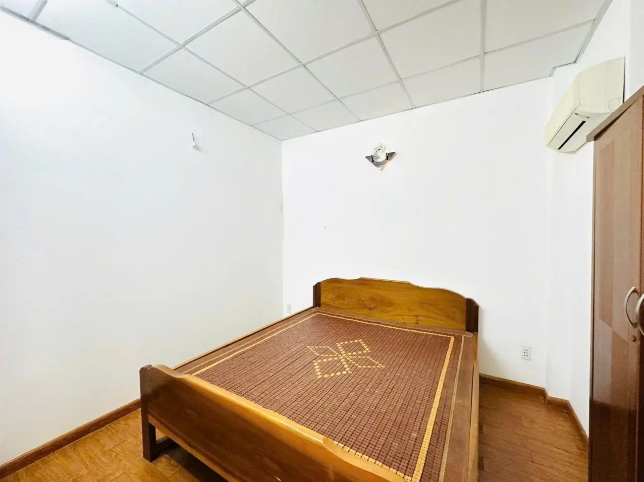 Bán nhà phố 4m x 14m đúc 2 lầu 4PN 3WC Sân thượng, hẻm 1/ ngắn cách đường chỉ 30m