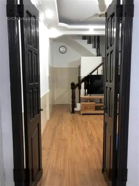 Bán nhà Nhật Tảo, 30m2, đủ công năng để ở, giá chỉ 4.3 tỷ đồng