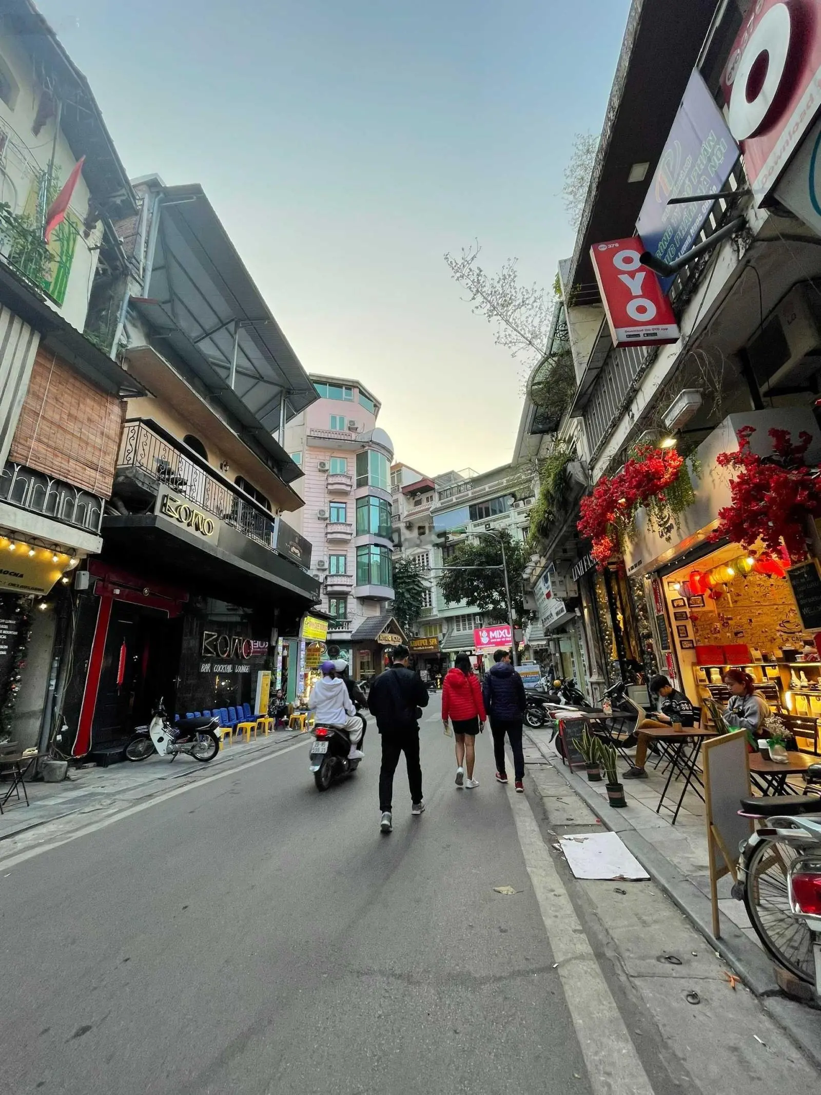 (Hiếm) (hạ 7 tỷ) cần bán nhà kinh doanh mặt phố phố Tây Tạ Hiện - Hoàn Kiếm, lô góc, 80m2, 38 tỷ