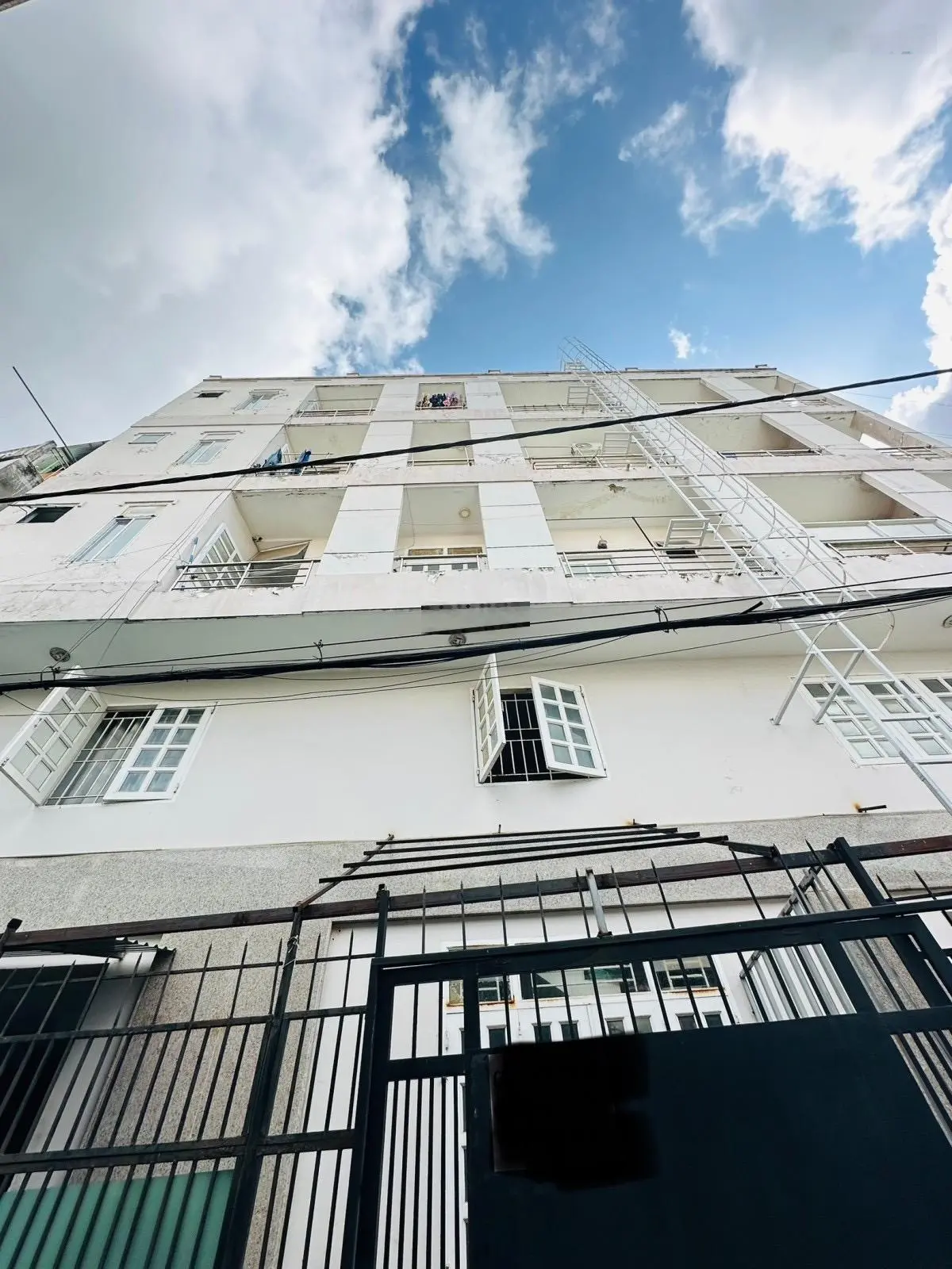 Bán CHDV Huỳnh Thiện Lộc, Tân Phú - 6 tầng 7,5x18m - hẻm xe tải 8m có vỉa hè - giá chỉ 15 tỷ xíu
