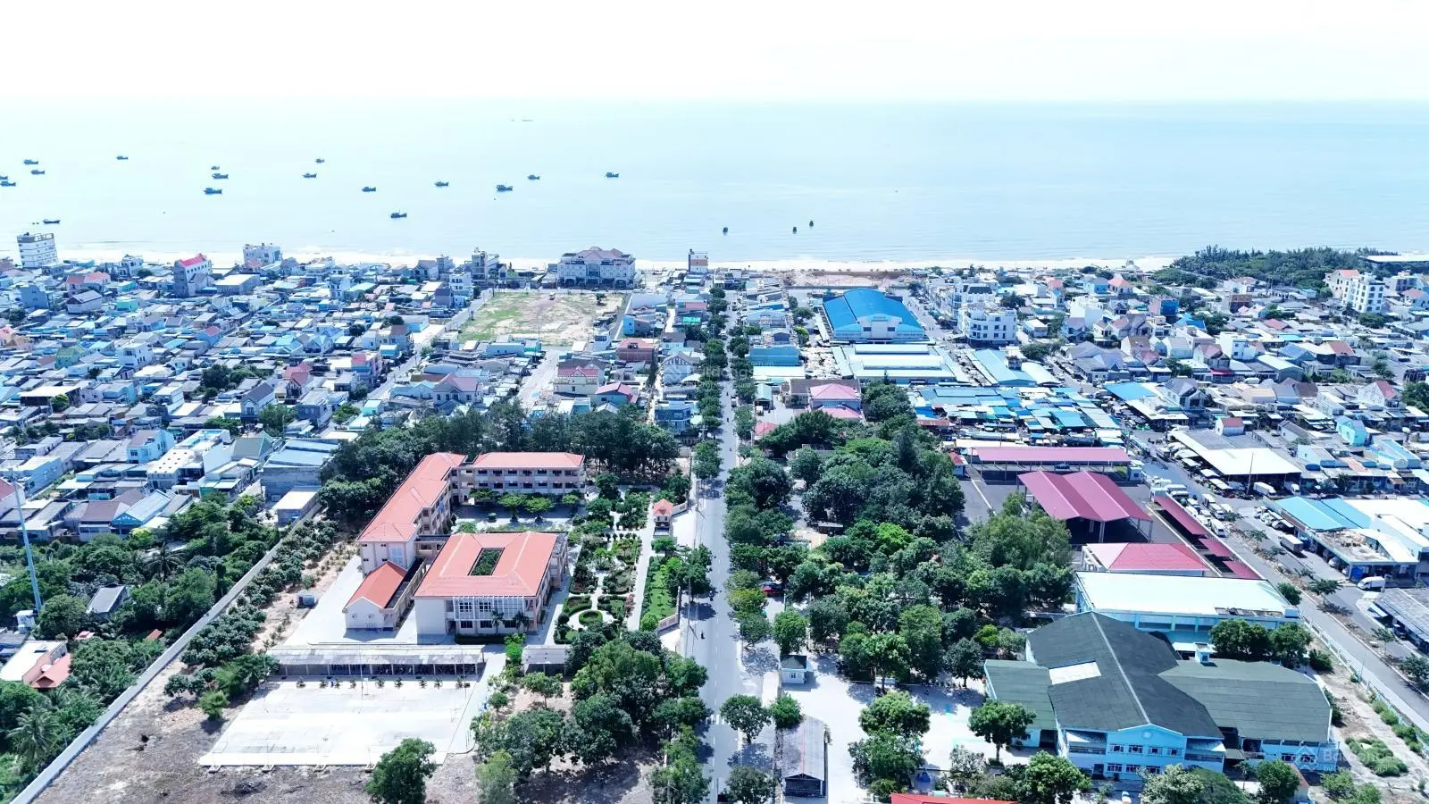 Bán gấp 158.8m2, full thổ ngay chợ Phước Hải, kinh doanh buôn bán, 200m ra quảng trường, bờ kè.