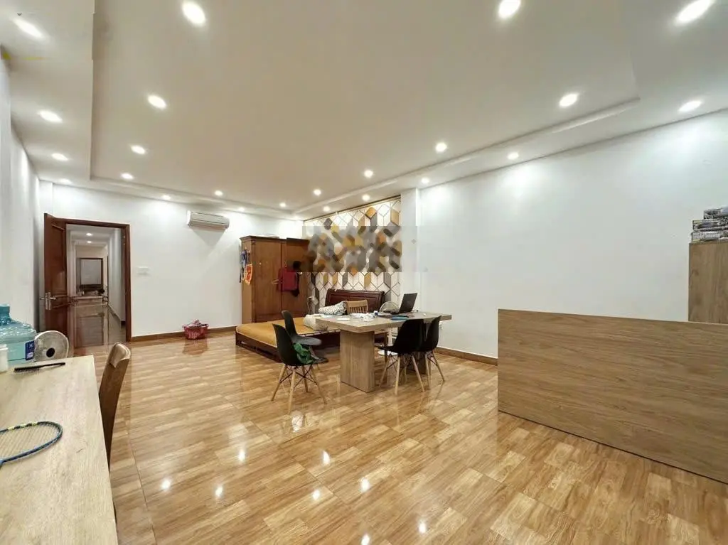 1 căn nhà với diện tích siêu rộng, vị trí trung tâm, cao tầng, thông số vàng mà giá chỉ 55 triệu/m2