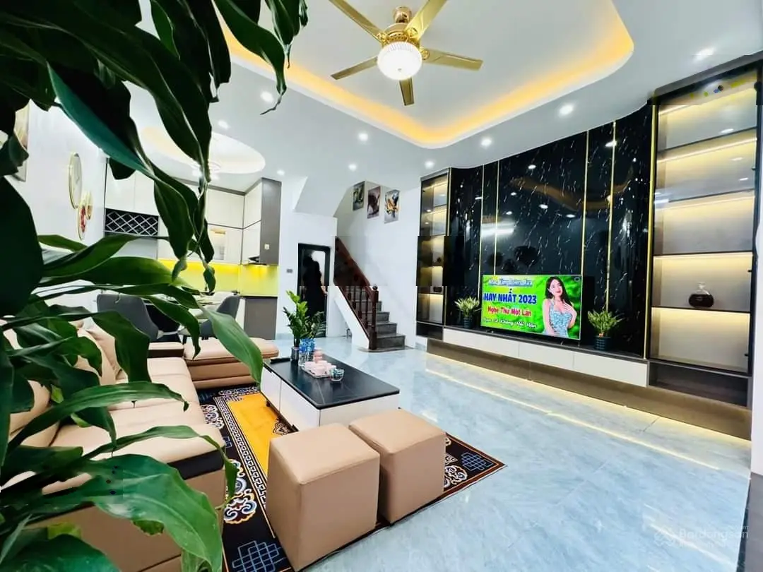 BÁN NHÀ YÊN HOÀ - CẦU GIẤY - NHÀ ĐẸP - NGÕ TO - GẦN PHỐ - FULL NỘI THẤT - 40M*4T*MT5M* 8TỶ NHỈNH