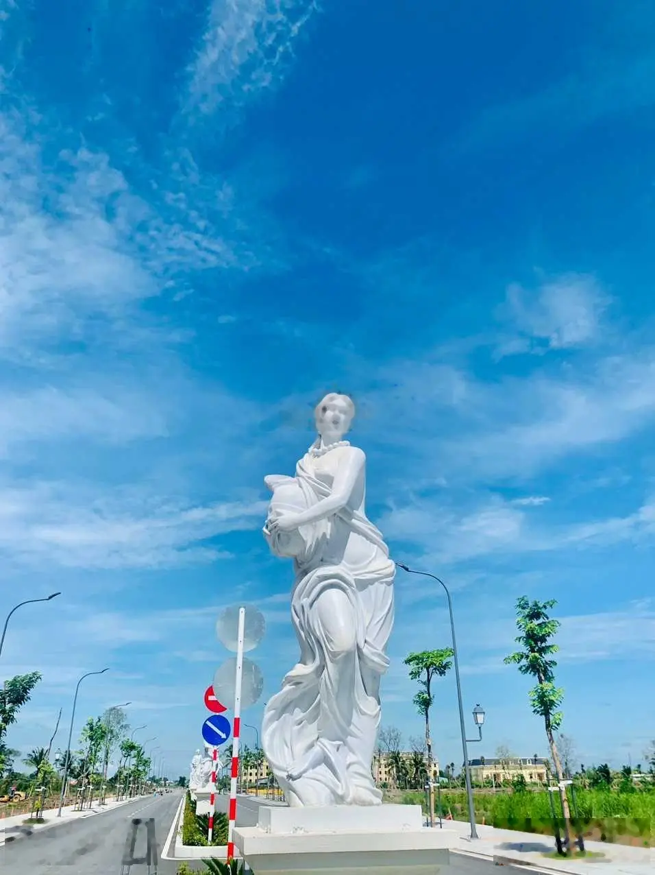 Bán gấp lô đất 100m2 thổ cư đối diện Trung Tâm Hành Chính Thủ Thừa Long An, giá rẻ