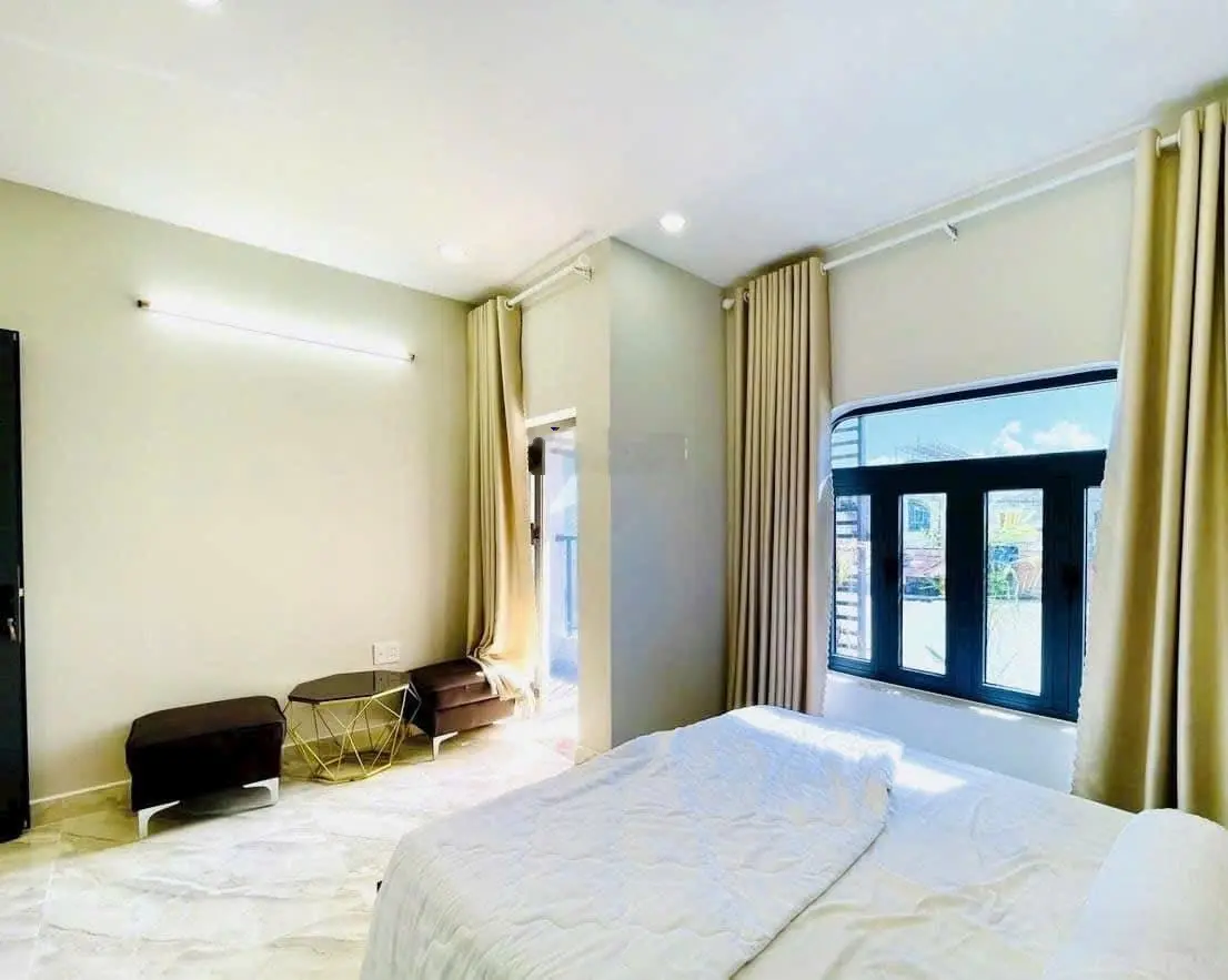 Bán gấp căn nhà mt huỳnh tấn phát, quận 7, giá 6 tỷ 7,dt 70m2, sổ sẵn.