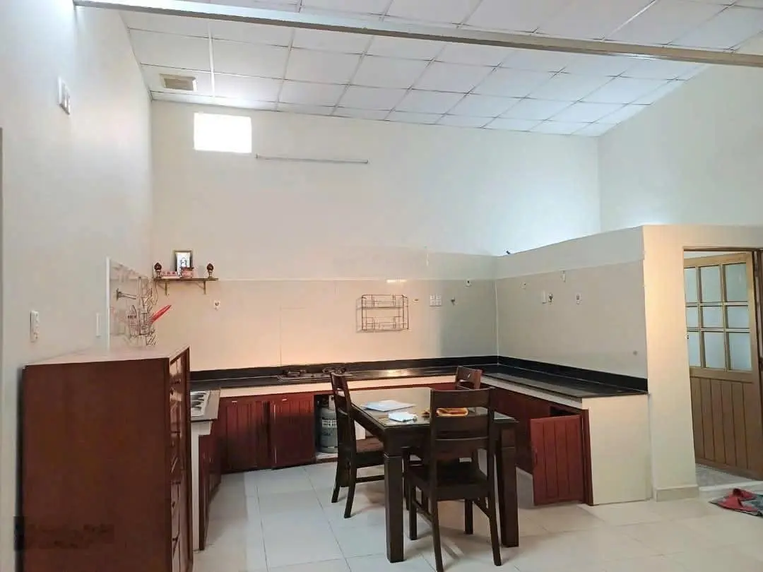 Bán nhà mặt tiền hẻm xe tải Linh Đông, Thủ Đức, 2 tầng hoàn công đủ, giá 5,45 tỷ, diện tích 64m2