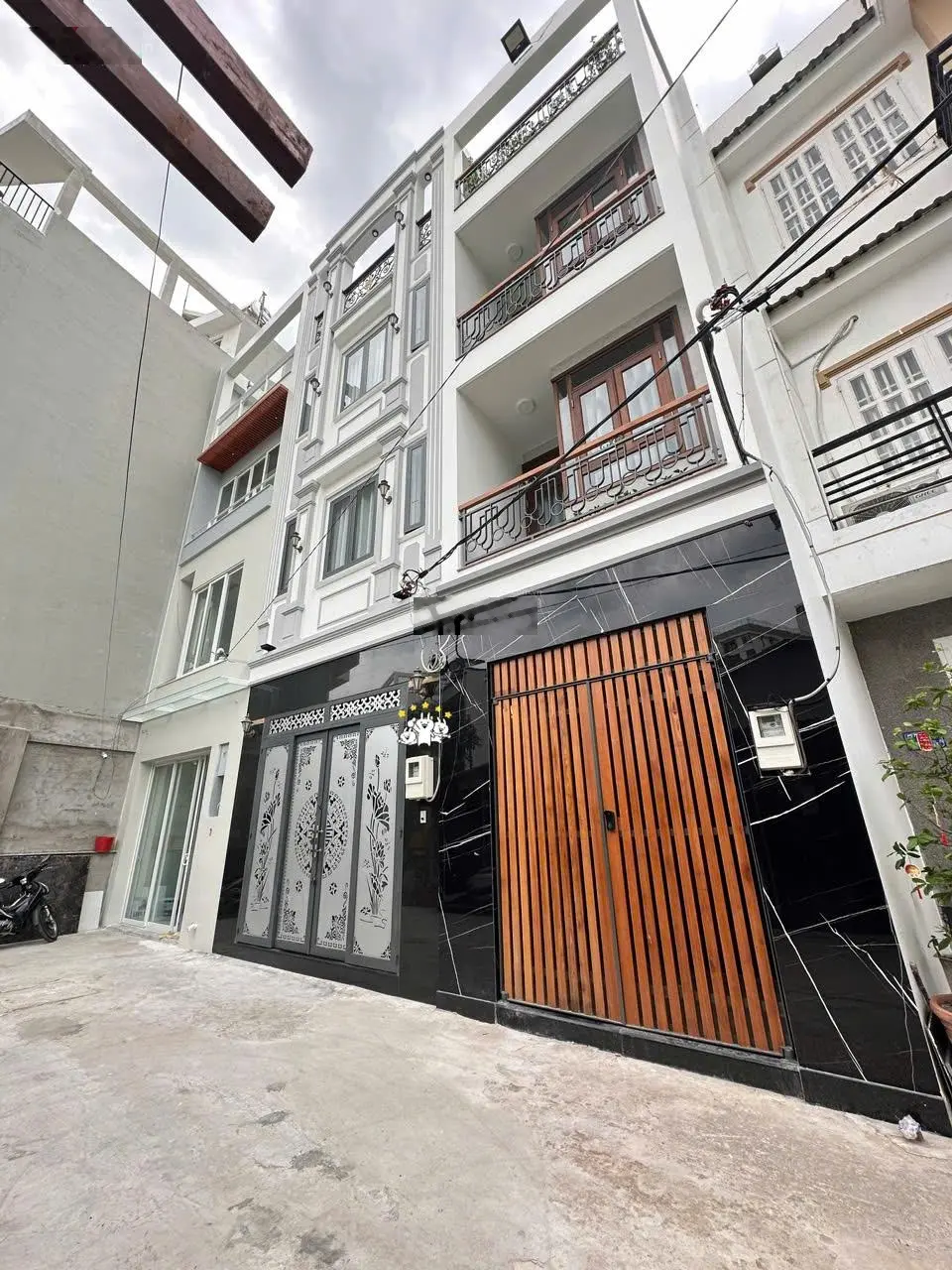 Nhà 55m2 4 tầng hẻm xe hơi 5m Nguyễn Bỉnh Khiêm phường 1 gần trục Phạm Văn Đồng chỉ 9 tỷ 7