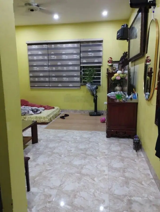 Cần tiền bán gấp nhà 40m2, 6 tầng - trung tâm Ba Đình gía hơn 10 tỷ