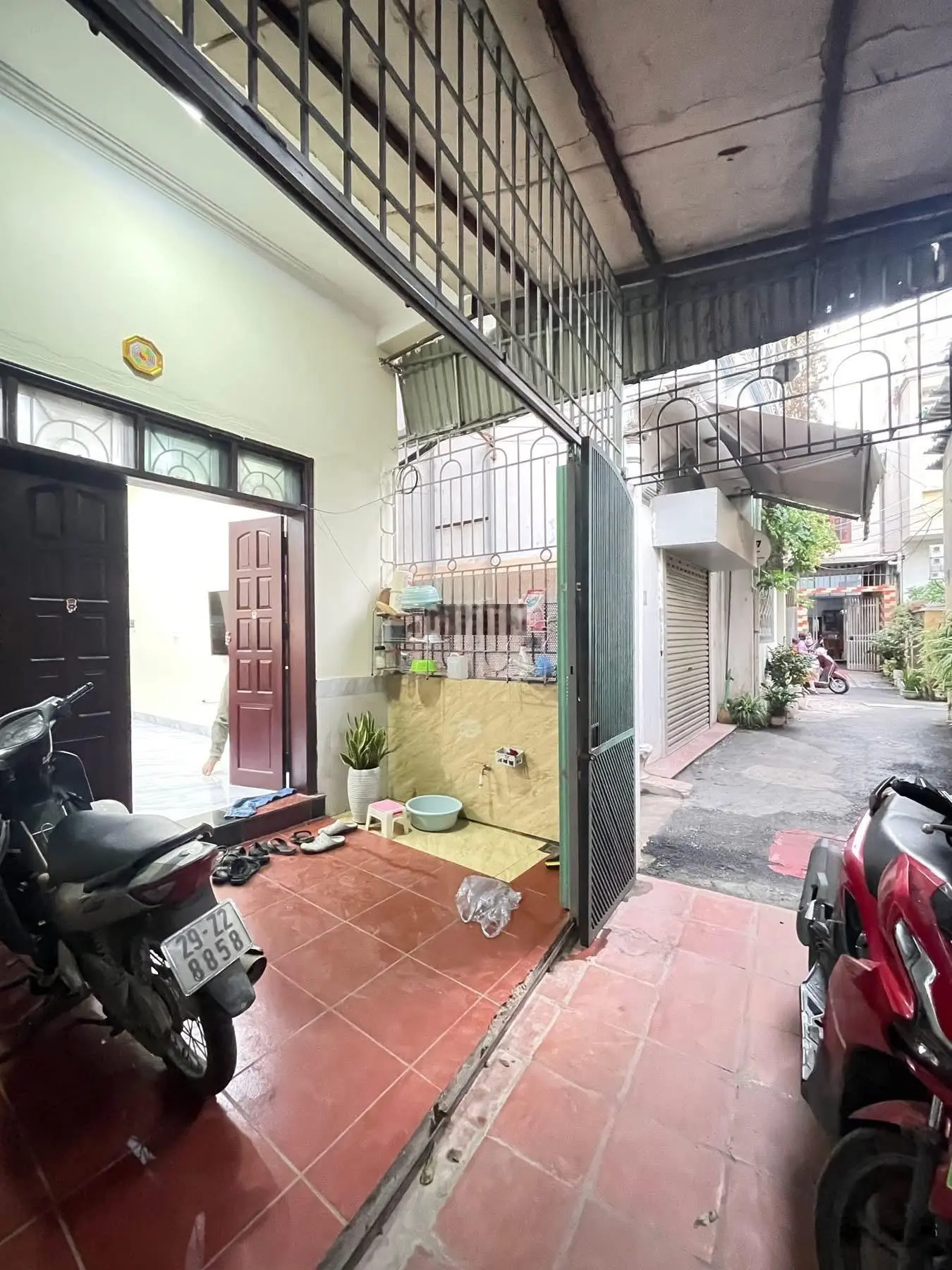 Cần bán nhanh nhà phố Cổ Nhuế - lô góc - gần phố - ngõ rộng DT= 45m2 - 3T - MT 4,1m / giá 8,2 tỷ