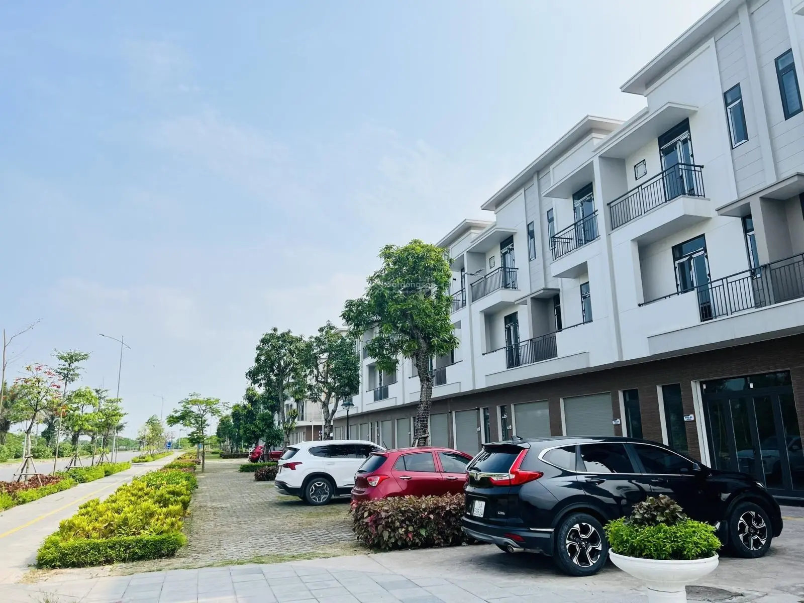 Bán căn Shophouse dự án Centa City HP, 92m2 hướng Nam giá chỉ 6,x tỷ
