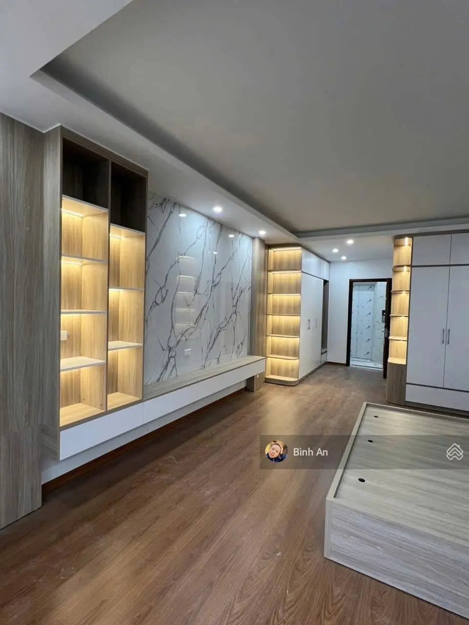 Chủ cần bán gấp nhà phân lô oto tránh vị trí đẹp cực thoáng ngõ thông bàn cờ. Diện tích 55m 16,9 ty