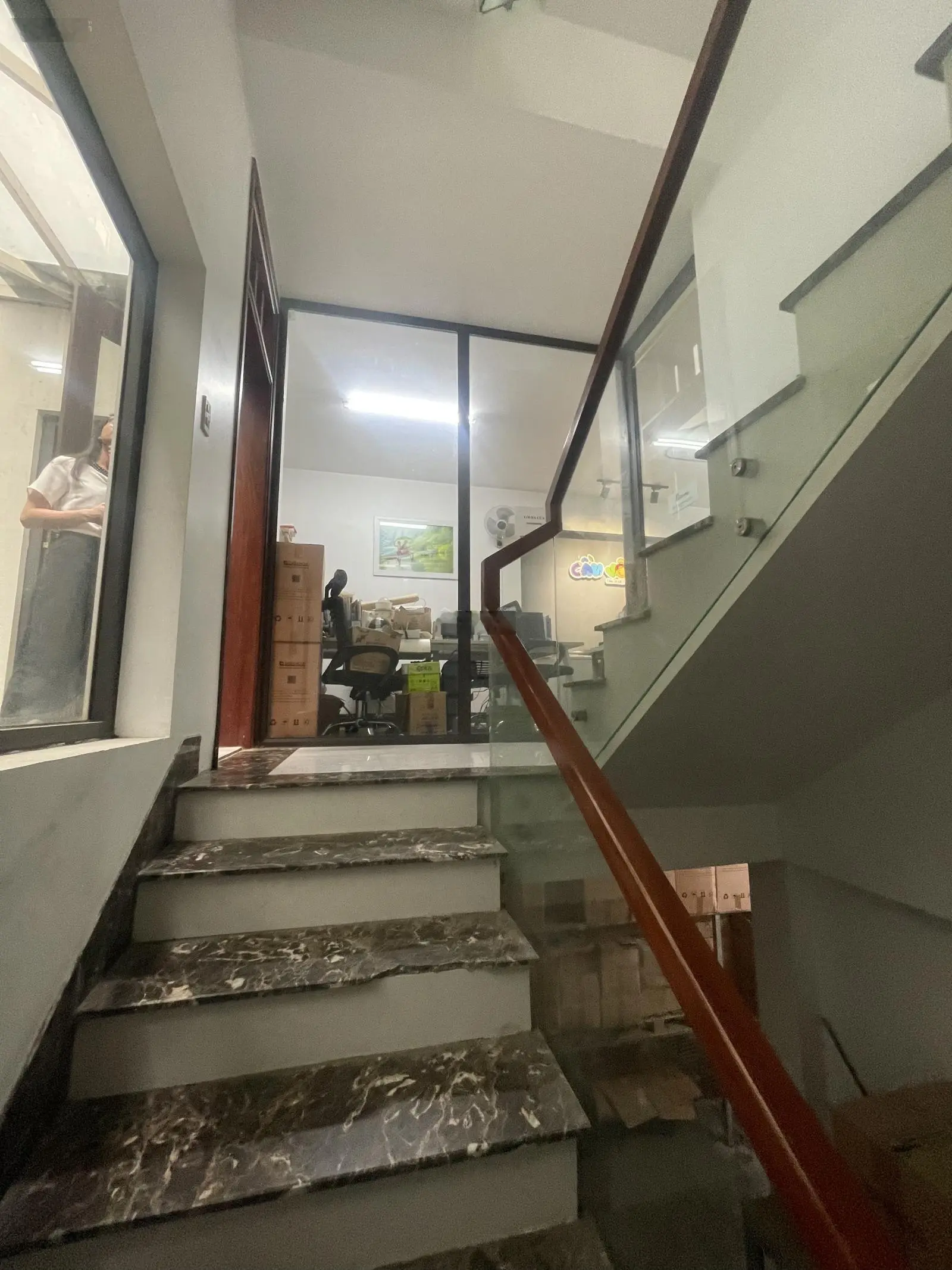 Bán gấp liền kề 98m2 Nguyễn Tuân 5 tầng có hầm. Đang cho thuê 600Triệu/Năm. Giá tốt LH: 0859 194 ***