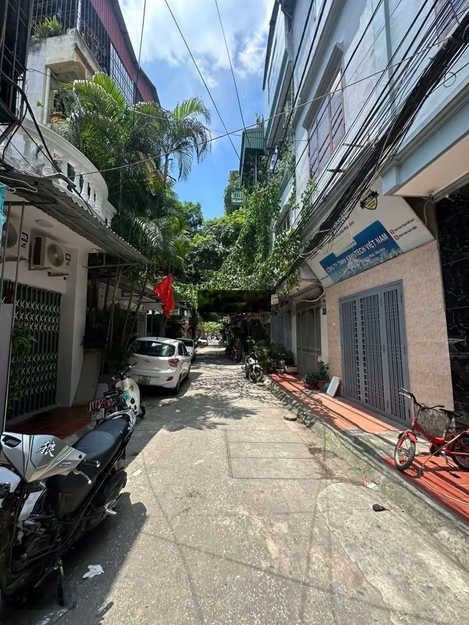 Bán nhà Tân Mai quận Hoàng Mai 2.58 TỷVị trí siêu đẹp ô tô đỗ cổng, giao thông thuận tiện đi lại.