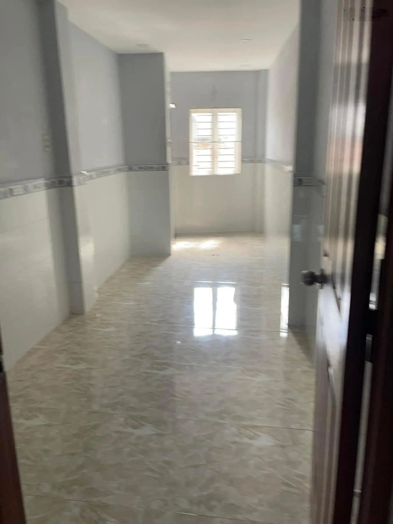 Chủ cần vốn bán gấp nhà hẻm 4m , 40m2 , Giá : 2tỷ640 , Vĩnh Hội , P4 , Q4 . Sổ Riêng