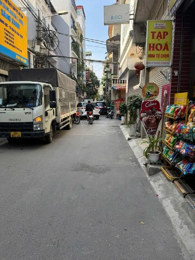 Bán nhà riêng tại phố Lạc Trung, 13,9 tỷ vnd, 45 m2, đẹp nhiều tiện ích