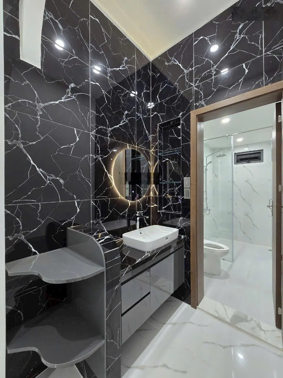 Bán siêu phẩm thiết kế Luxury, full nội thất hiện đại, cách biển 500m, sân ô tô. LH 0937 894 ***