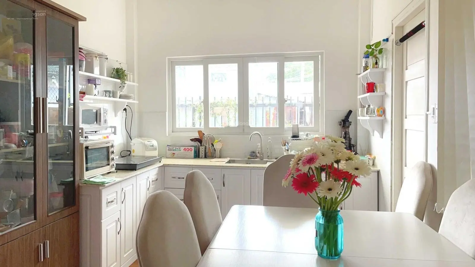 Villa 2 tầng sân vườn trung tâm Nguyễn An Ninh, P6, hẻm nhỏ 125m2, giá 6.6 tỷ TL