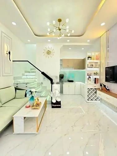 Nhà đẹp 2 lầu có sổ hồng, gần chợ gần quận 7