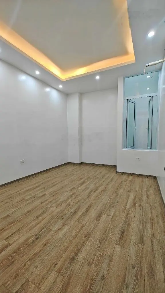 Chính chủ bán gấp nhà Tân Mai - mới đẹp long lanh - diện tích 48m2 - mặt tiền 4,3m - giá 6,09 tỷ