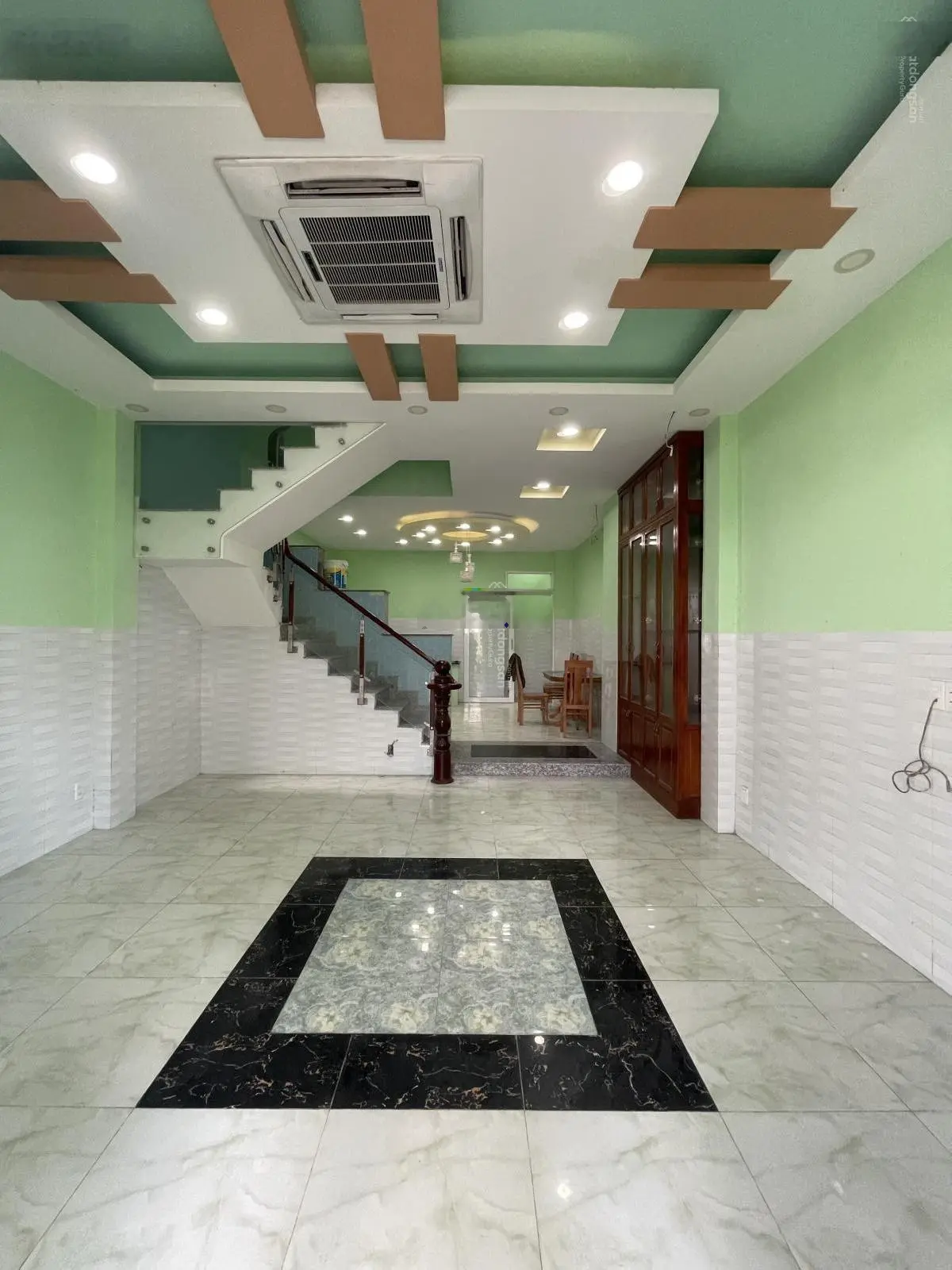 Bán nhà mặt tiền nội bộ P7 quận 8 sổ hồng riêng hoàn công đầy đủ nhà 4 tầng DT 58 m giá 5 tỷ 3