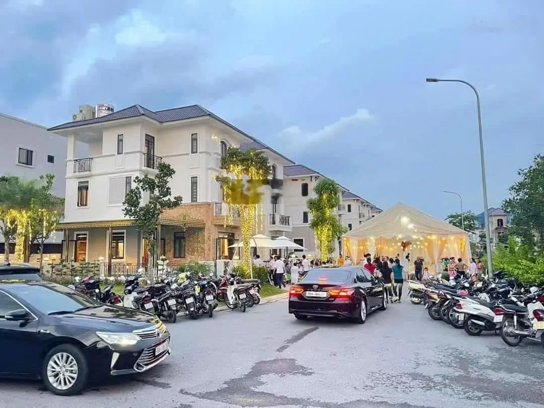 Bán biệt thự bên sông Centa City (135m2). Đẹp như trong phim Hàn