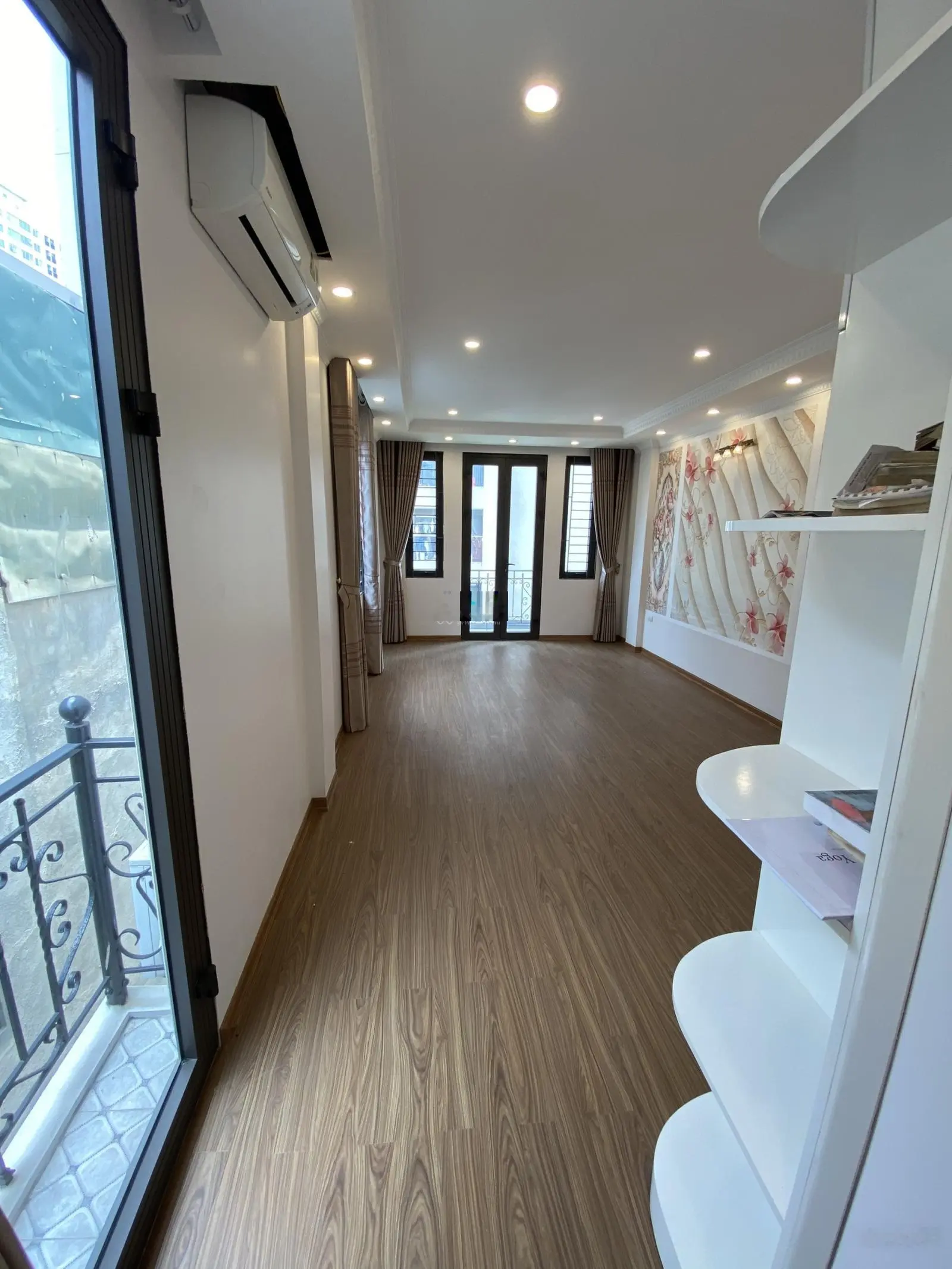 Hàng mới đét F0, Nhà cực đẹp 39m2 x 6 tầng lô góc 2 mặt ngõ 3m, cạnh mặt phố Xuân Thuỷ, Hồ Tùng Mậu