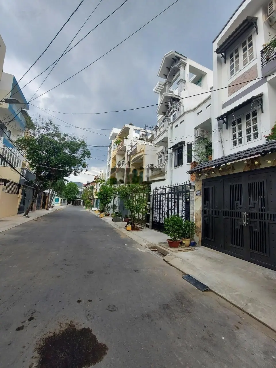 Siêu phẩm HXH CX Chu Văn An DT: 4.2x18m KC: 4 lầu giá: 11 tỷ TL HDT: 45tr/tháng