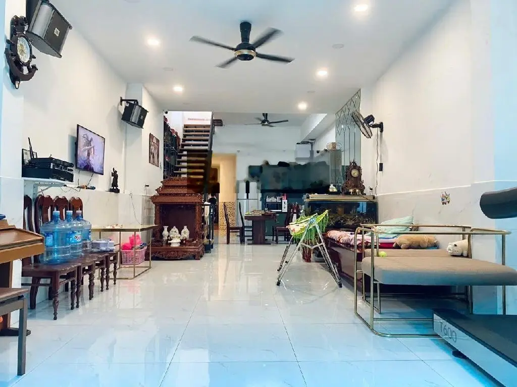 Hẻm 8m thông, 4.5x28m, 17 tỷ, đường Lý Thường Kiệt, Tân Bình.