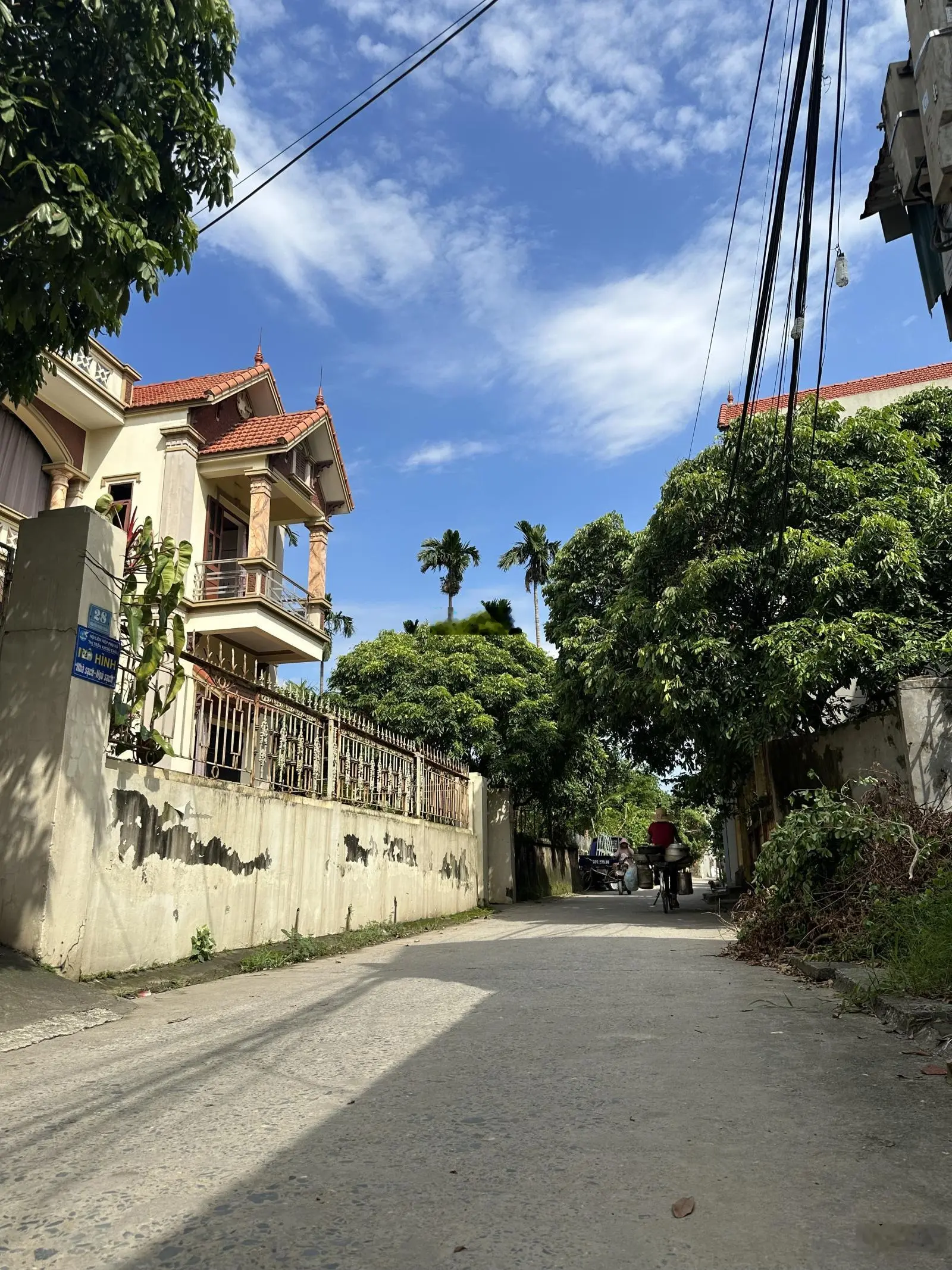 Đất đô thị, 192m2 full thổ cư, ô tô vào đất, gần trường, chợ, giá 1.35 tỷ. LH 0971 320 ***
